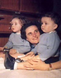 Święta Joanna Beretta Molla z dwójką swoich dzieci