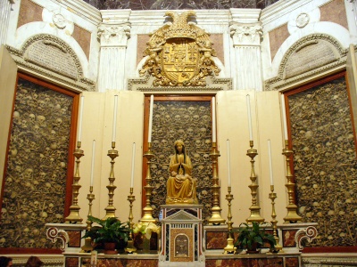 Prezbiterium katedry w Otranto z widocznymi szcztkami mczennikw