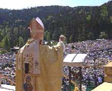 Św. Jan Paweł II podczas Mszy św. beatyfikacyjnej, Zakopane, 6 czerwca 1997 r.